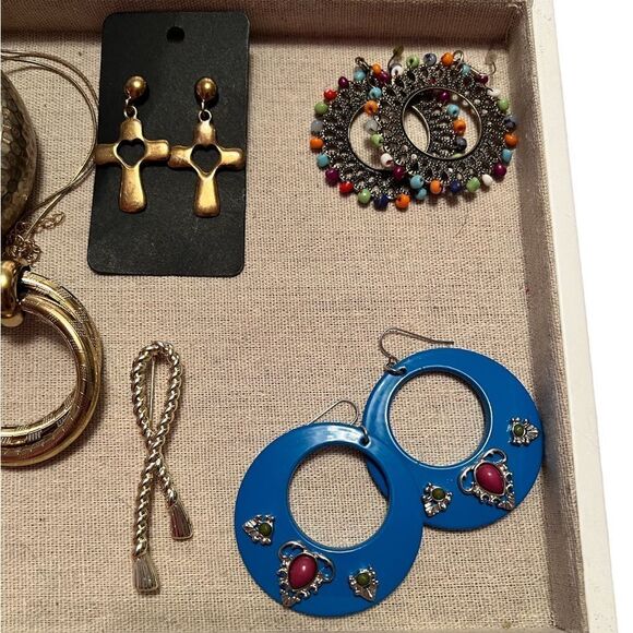 Vintage Jewelry Bundle Lot Bangles Earrings Brooches - Picture 4 of 4